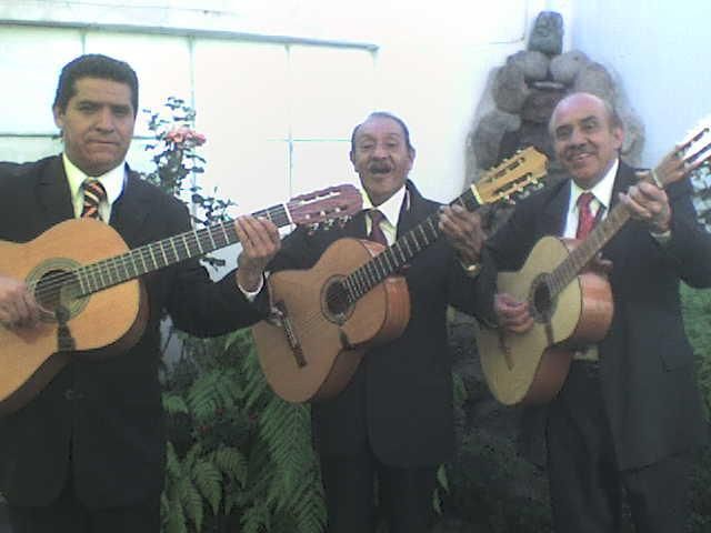 Trío de Guitarras Hnos.Aguila